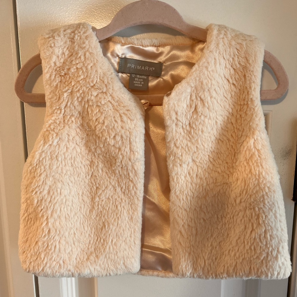 Baby girls fuzzy vest